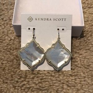 Kendra Scott Mother Of Pearl and Gold Earrings New